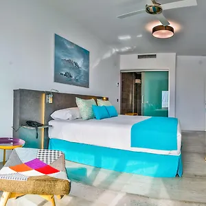 https://avante-puerto-aguadulce.es-andalucia.com